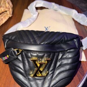 Luxurious Black Quilted Crossbody Bag